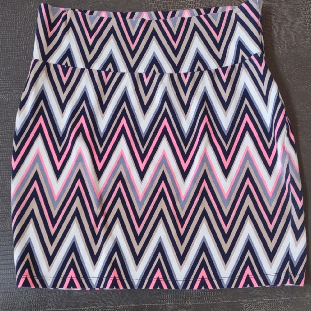 Zigzag Chevron Funky Print Pencil Skirt in Pink & Black Stretch Cotton Knit